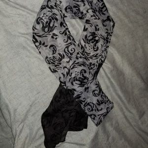 Black,white and gray scarf